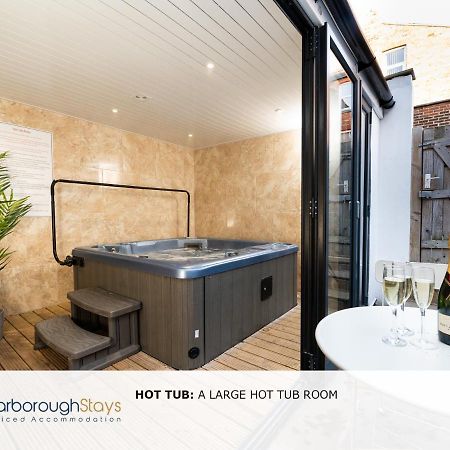 Scarborough Stays - Luxury Townhouse Ideal For Large Groups - Hot Tub Exteriér fotografie